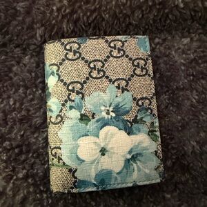 Gucci Blooms wallet